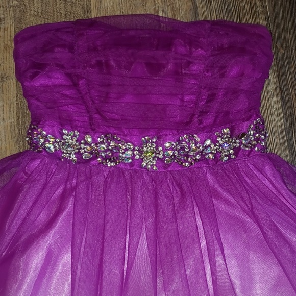 Dress - Picture 2 of 6